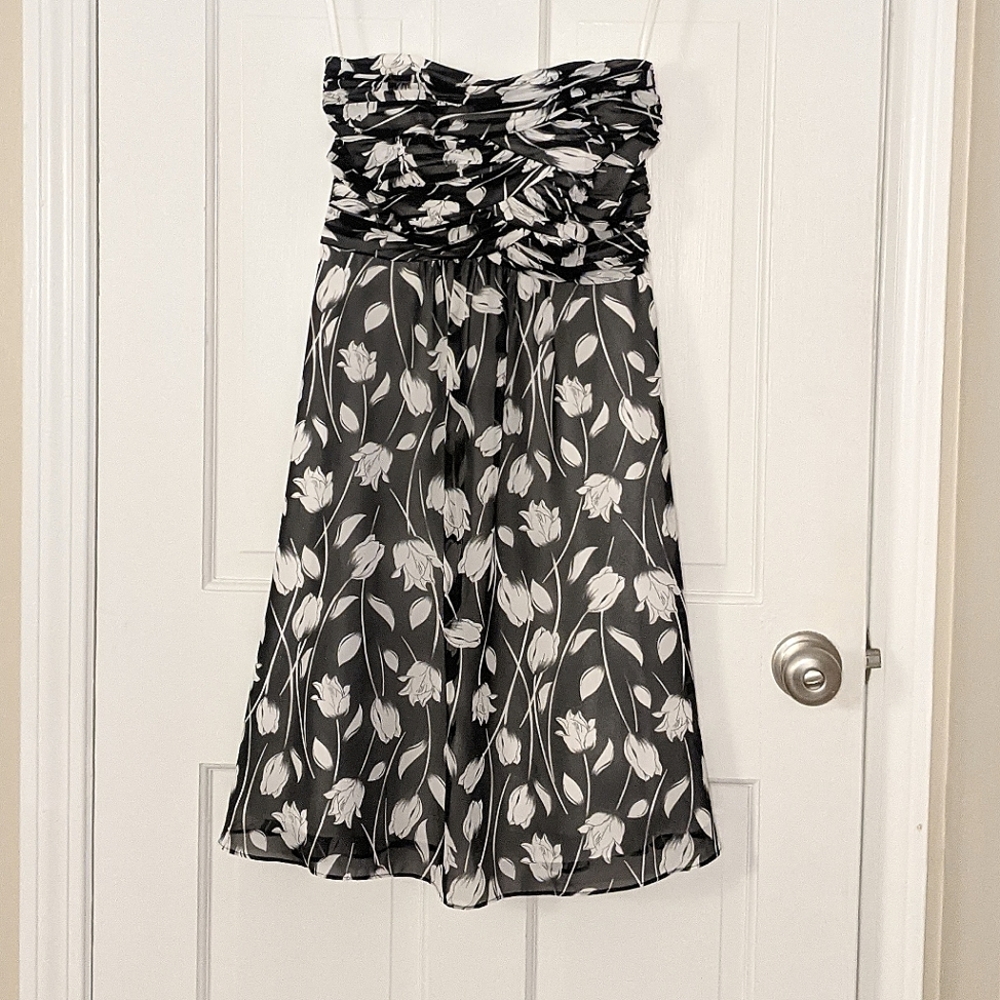 White House Black Market Strapless Dress